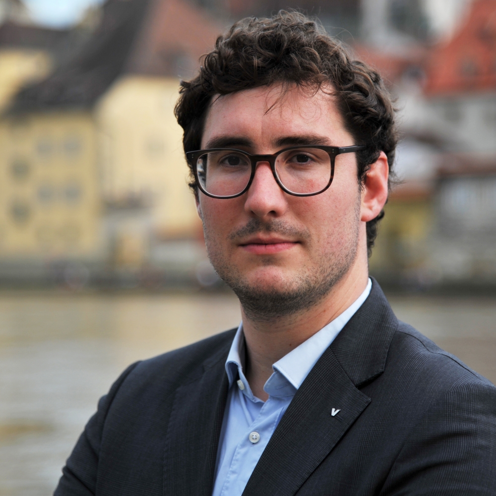 Mr. Jonas Klückers